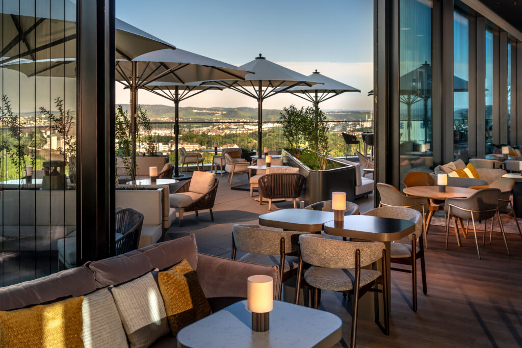Restaurant im Porsche Design Tower